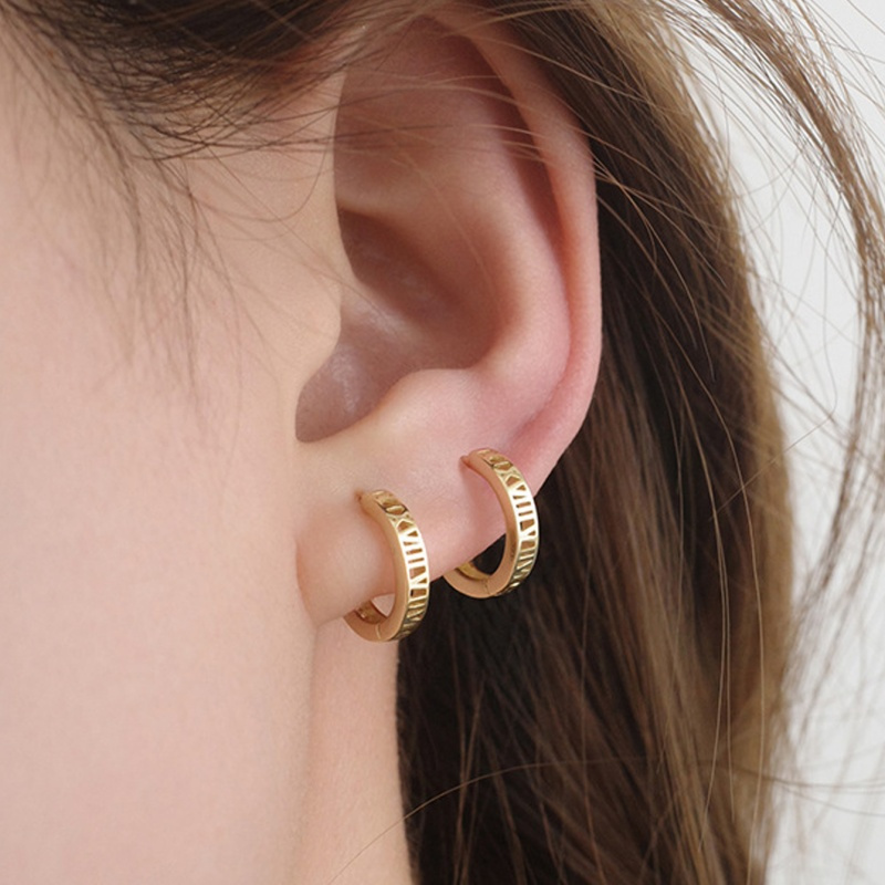 4pcs Women's Roman Numeral Ear Clips for Daily Wear